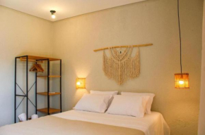 Casa Miracles - Villa Piatã Duplex 150m reto até a praia